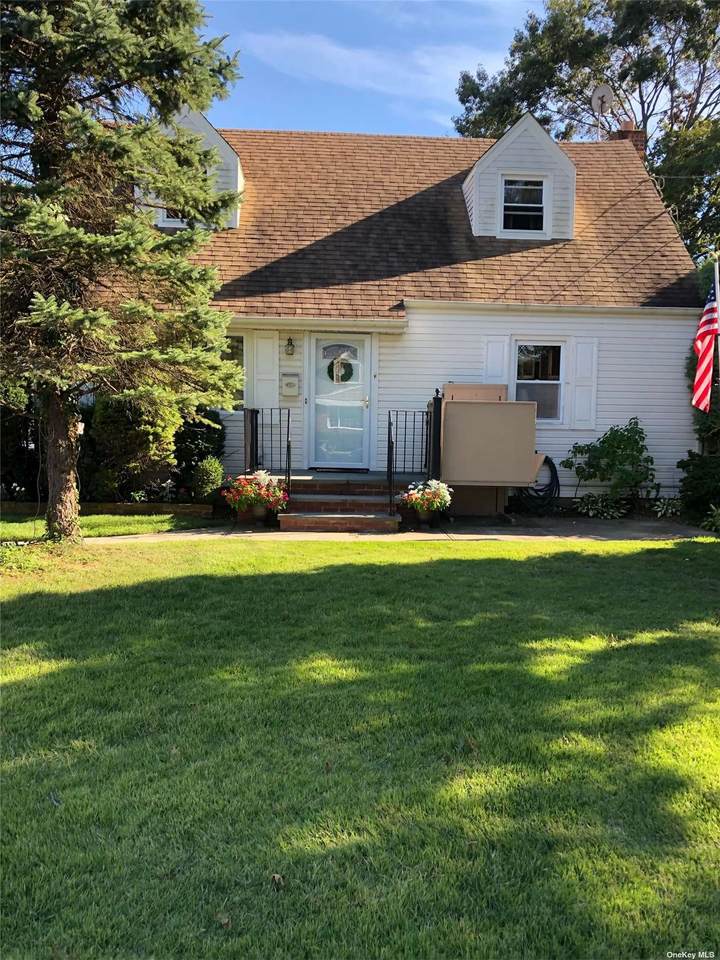 3552 Lufberry Avenue - Photo 1