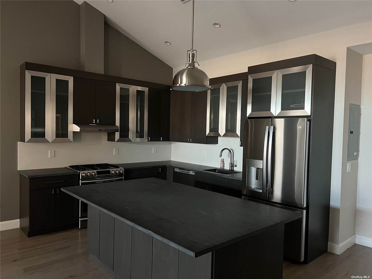 19 Village Avenue - Photo 1