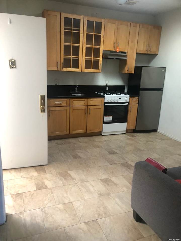 193-12 Jamaica Avenue - Photo 1