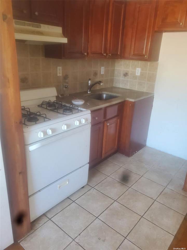 150-24 113th Avenue - Photo 1