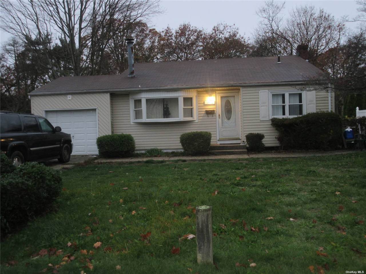 1550 Gardiner Drive - Photo 1