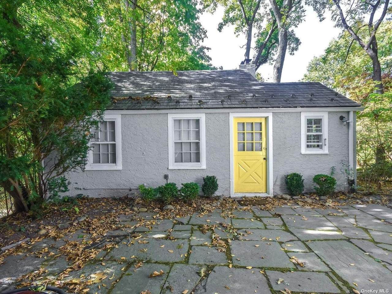 255 Littleworth Avenue - Photo 1