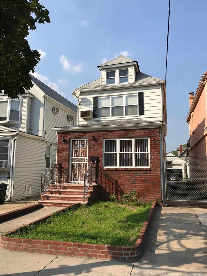 62-81 Austin Street - Photo 1