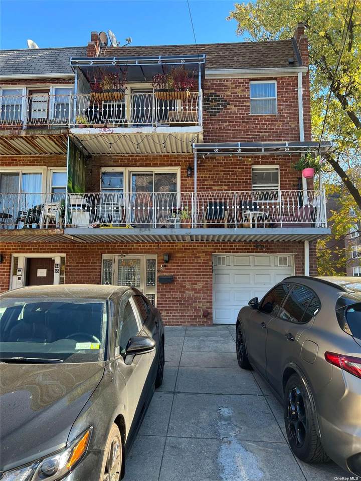 84-67 Daniels Street - Photo 1