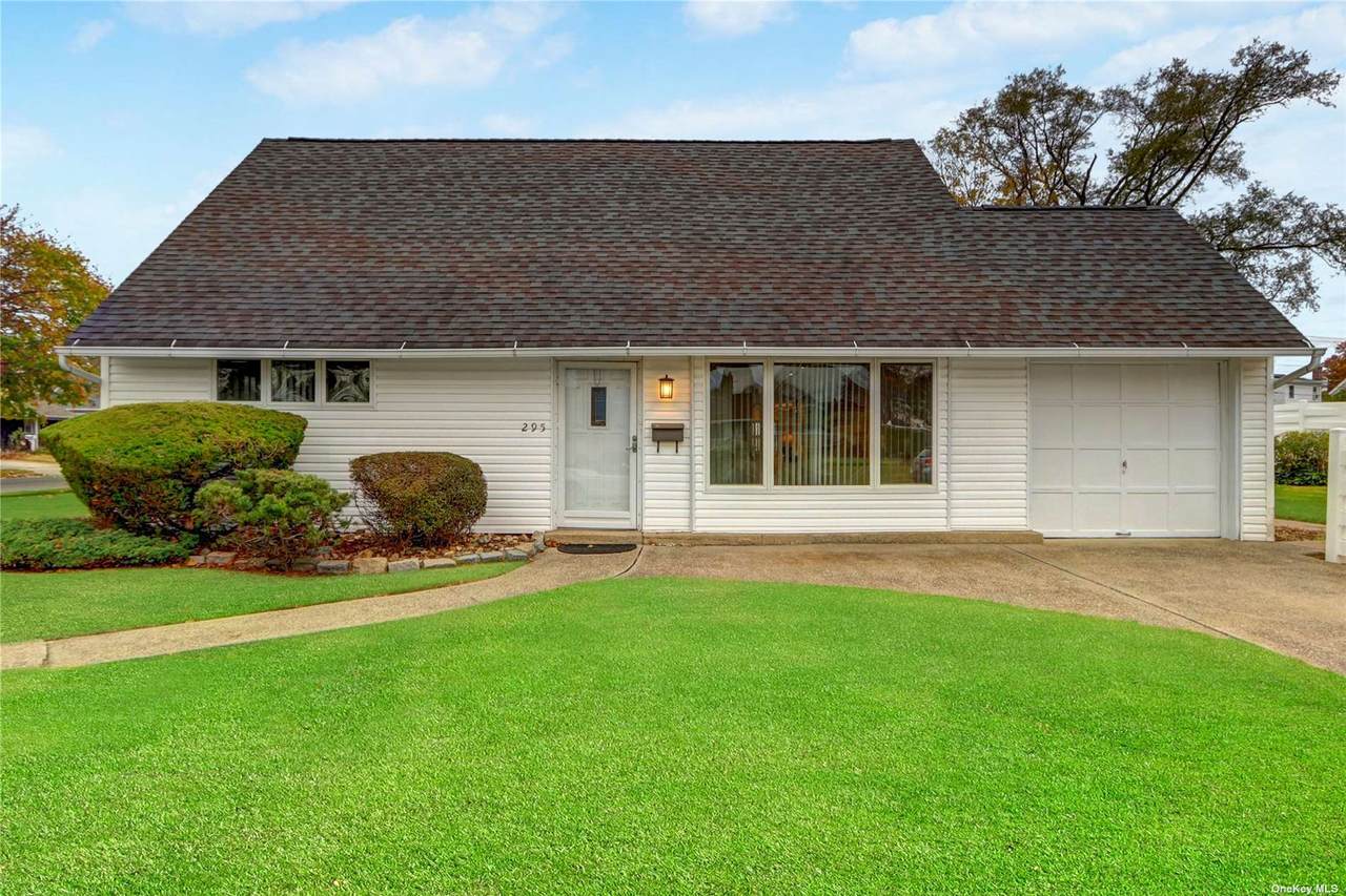 295 Herbert Place - Photo 1