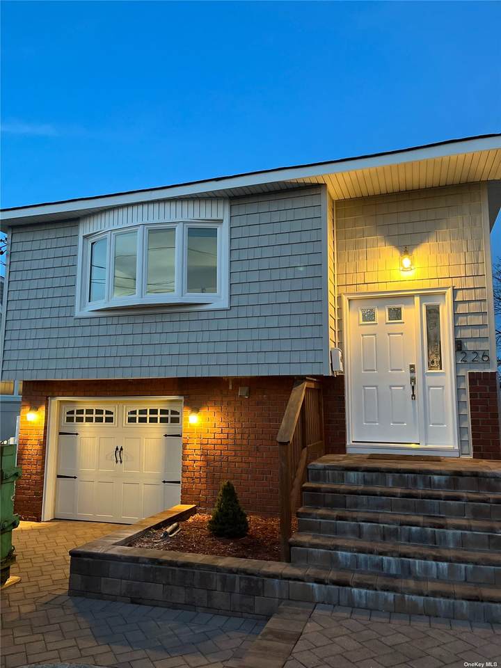 226 Riviera Parkway - Photo 1