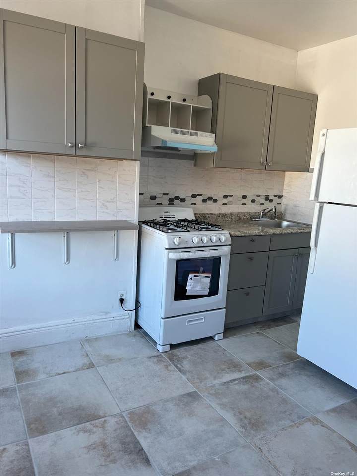 71-27 Myrtle Avenue - Photo 1