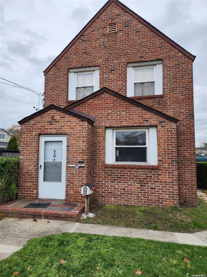 95 Carleton Avenue - Photo 1