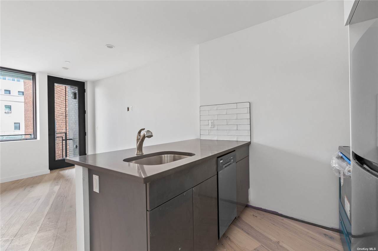 31-25 Newtown Avenue - Photo 1