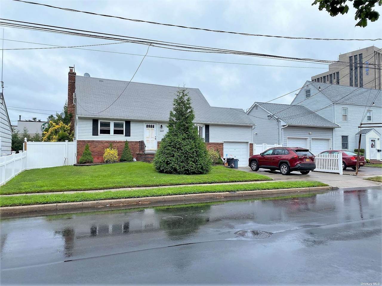 2157 Roosevelt Avenue - Photo 1
