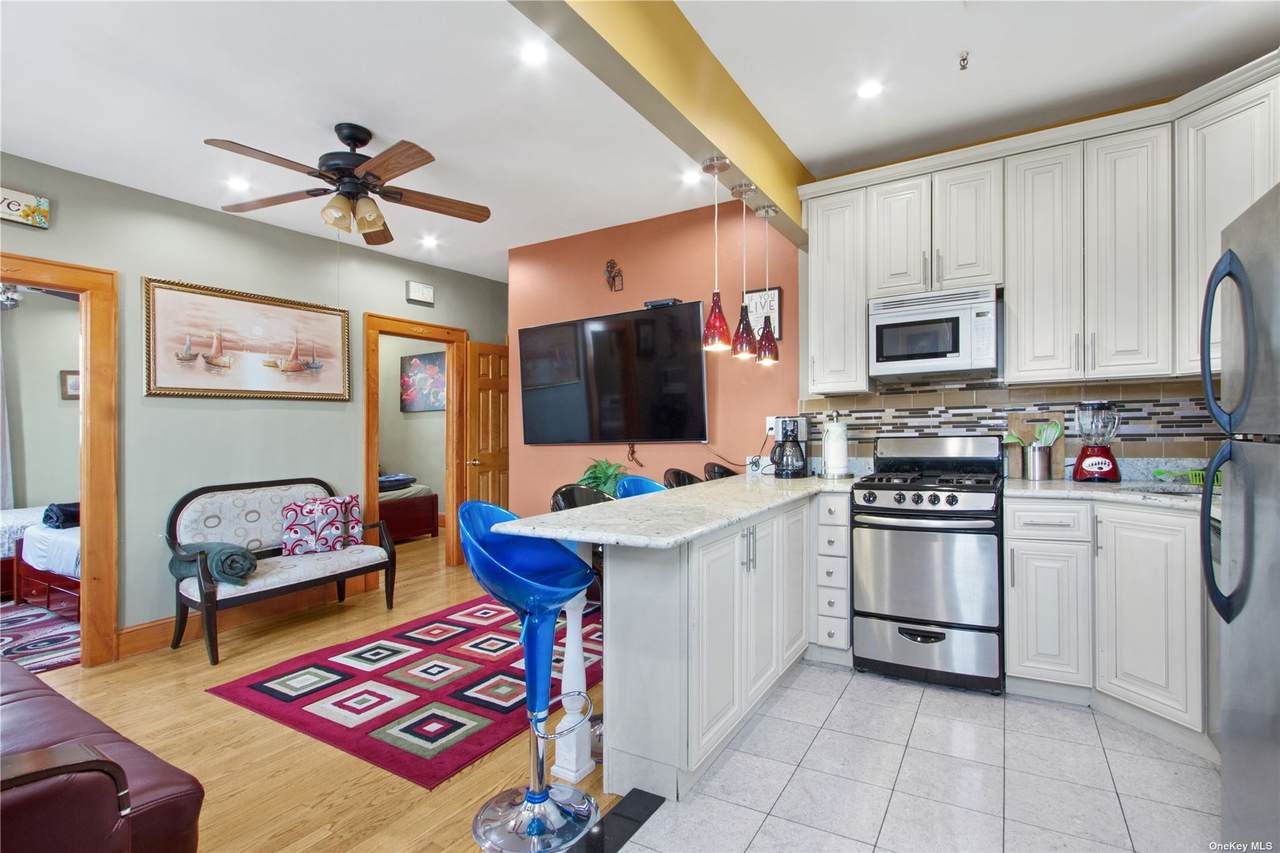 95-02 Jamaica Ave - Photo 1