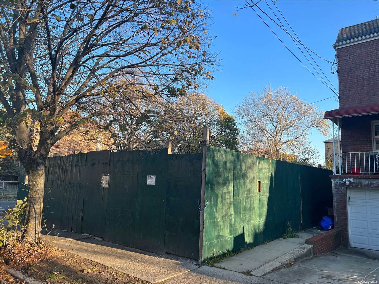 1116 Rhinelander Avenue - Photo 1