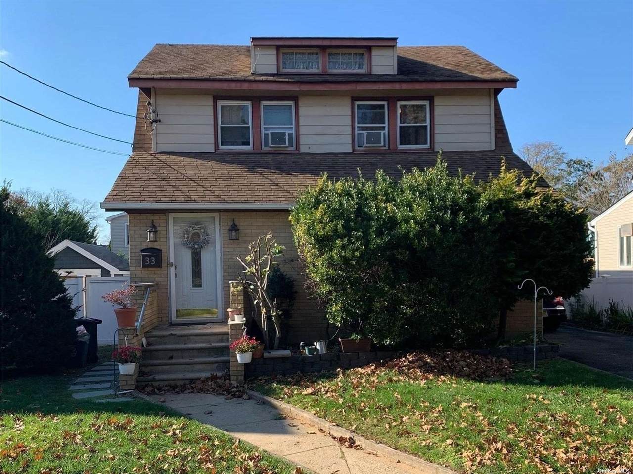 33 Clark Avenue - Photo 1