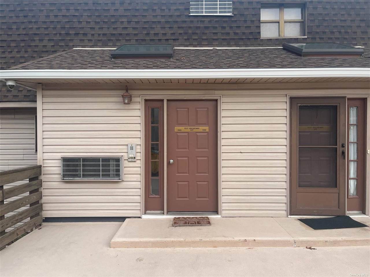 1337 Broadway - Photo 1