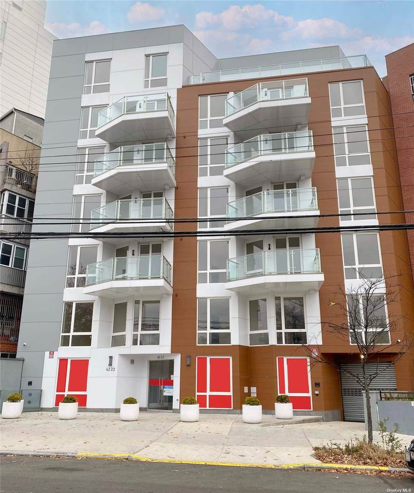 42-23 Parsons Boulevard - Photo 1