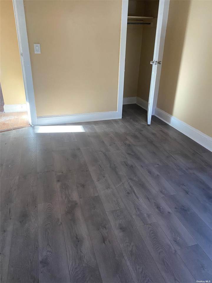 1564 White Plains Road - Photo 1