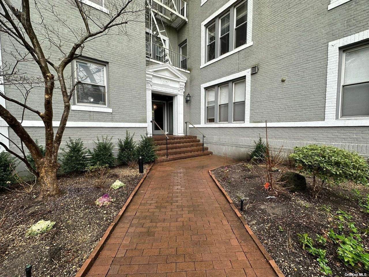 1175 E. Broadway - Photo 1