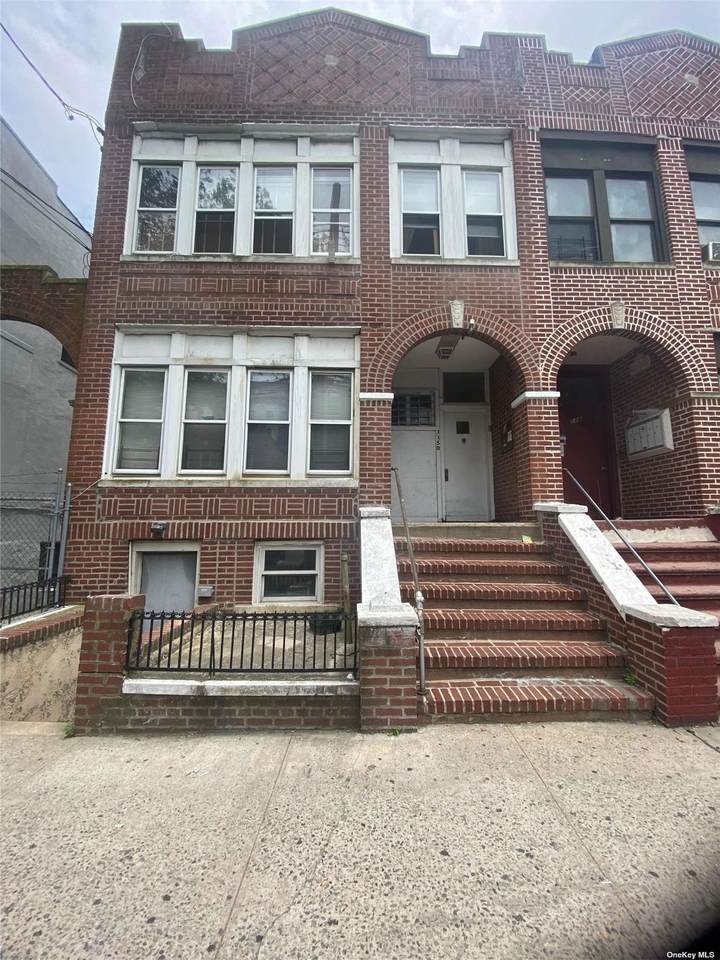 1150 Manor Ave - Photo 1