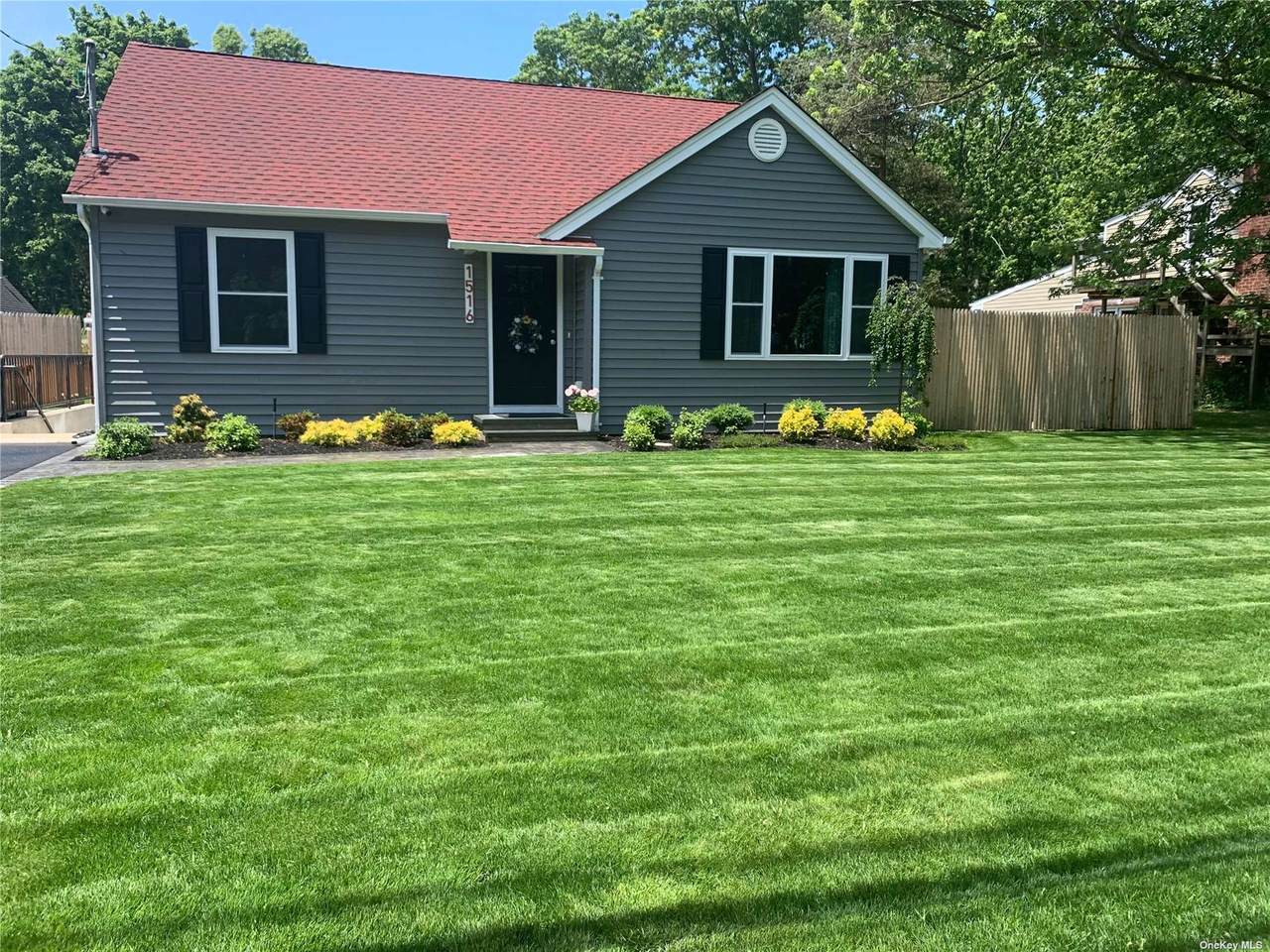 1516 Walnut Avenue - Photo 1