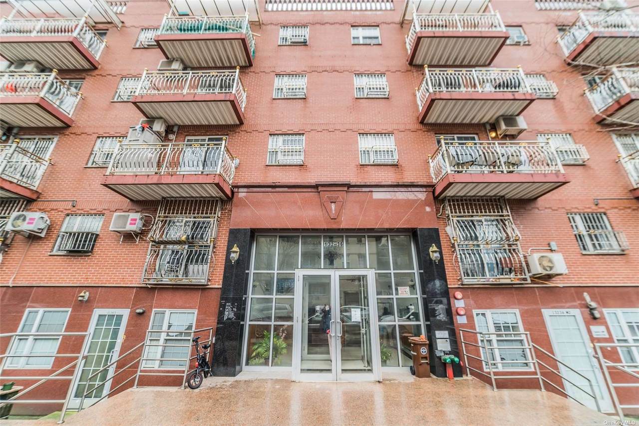 132-36 Pople Avenue - Photo 1