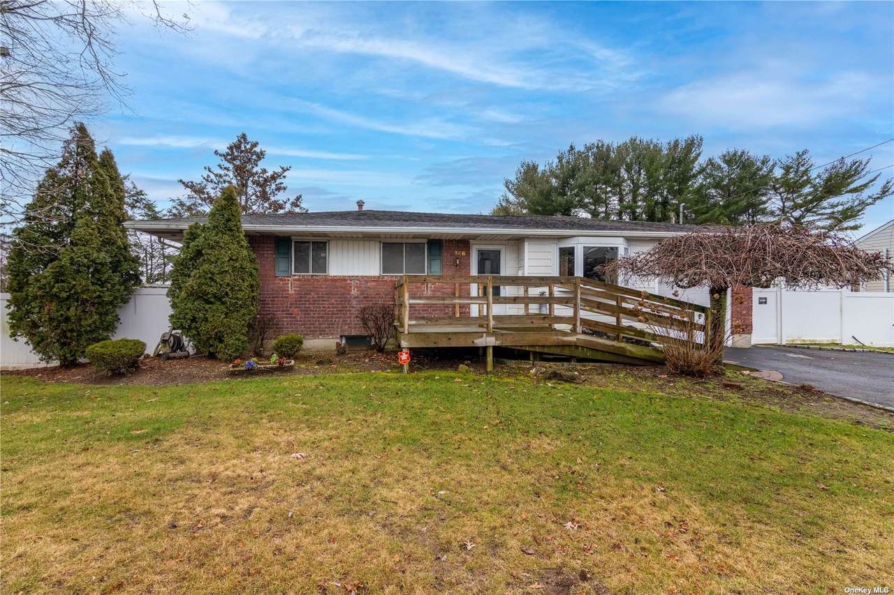 366 Grand Boulevard - Photo 1