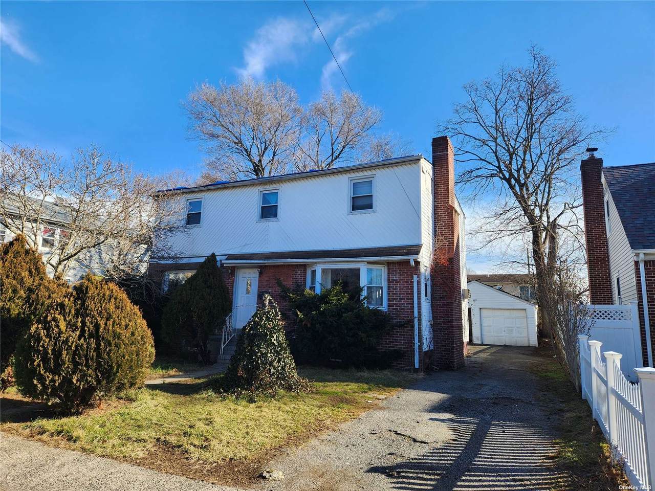 527 Hawthorne Avenue - Photo 1