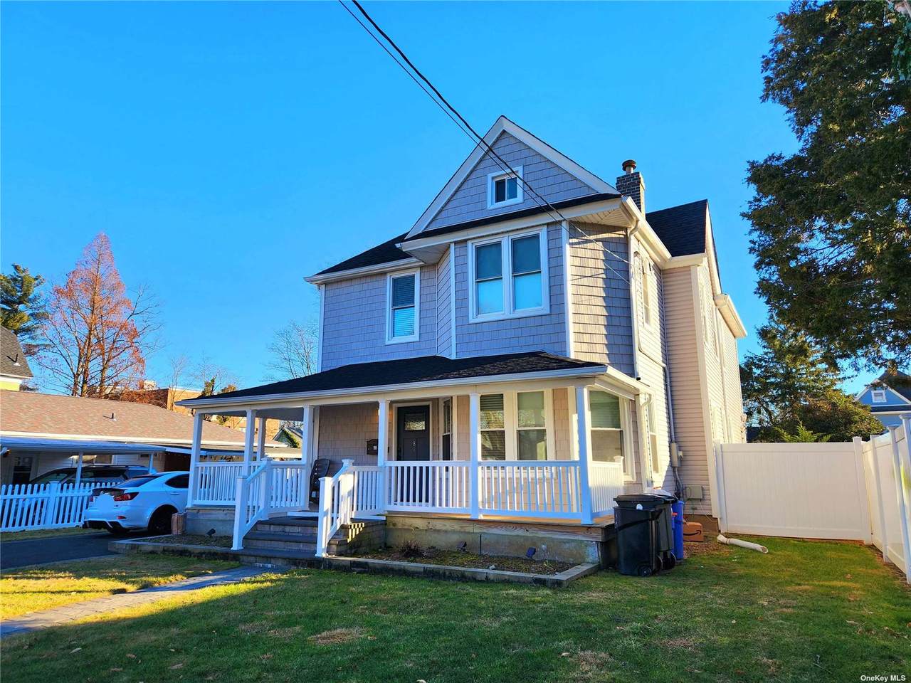 81 Pearsall Avenue - Photo 1