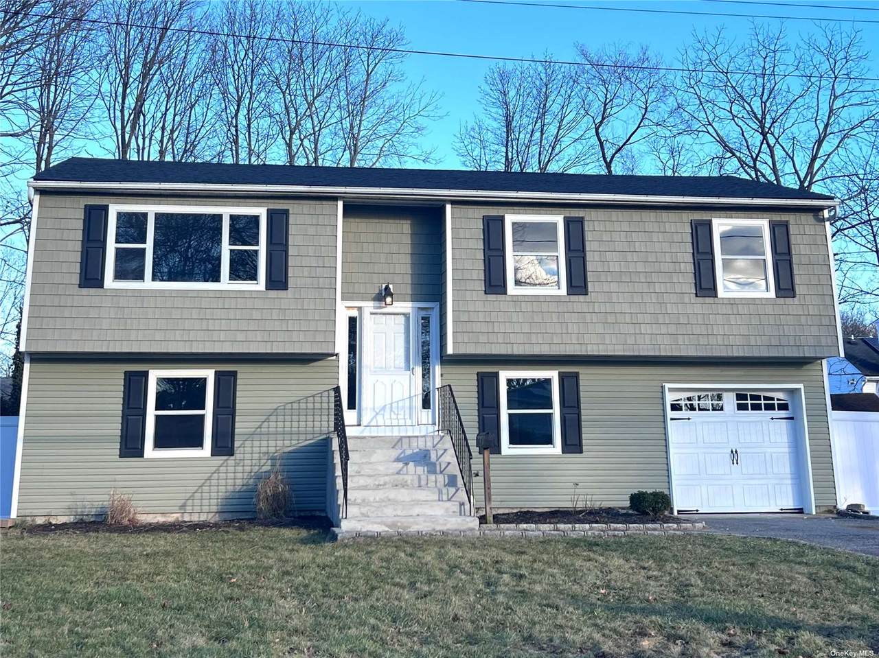 435 Bayport Avenue - Photo 1