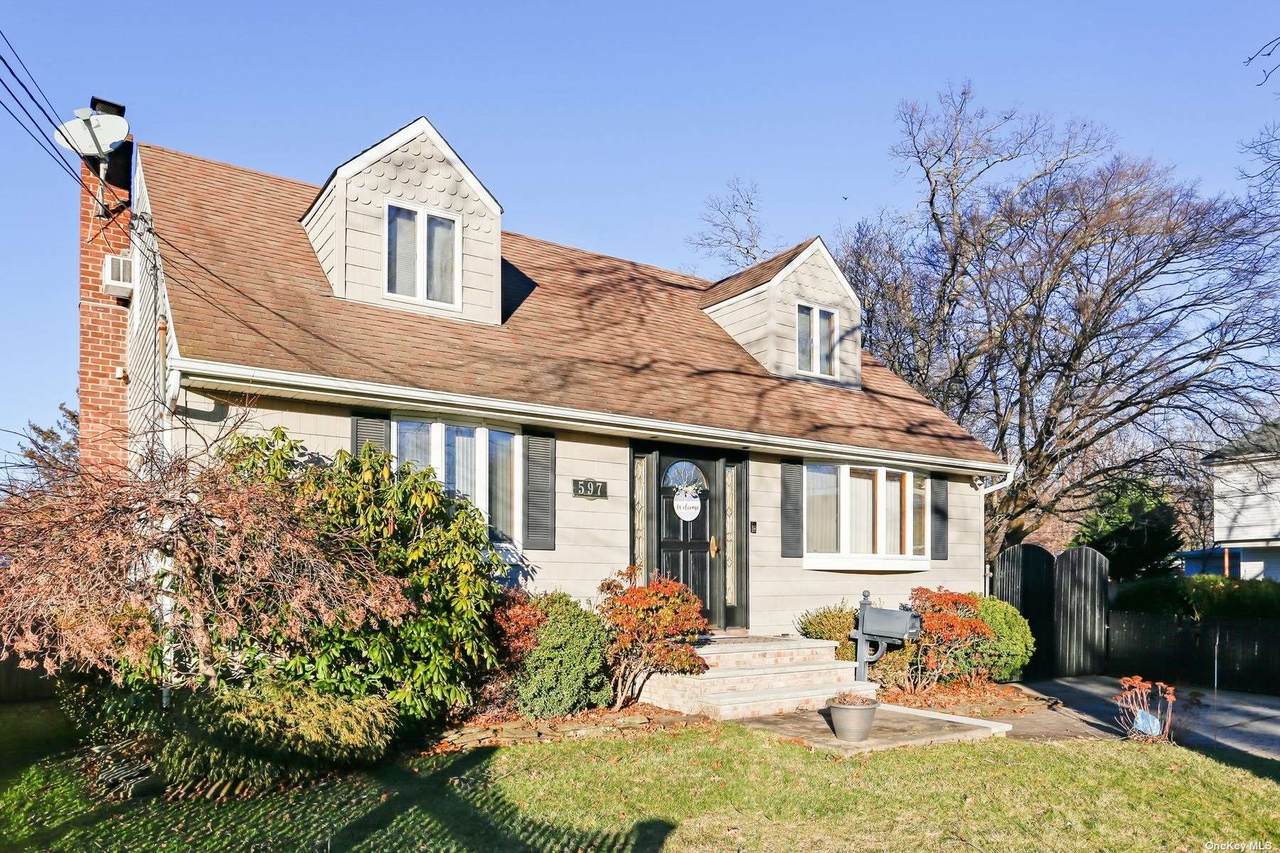 597 Wadleigh Avenue - Photo 1