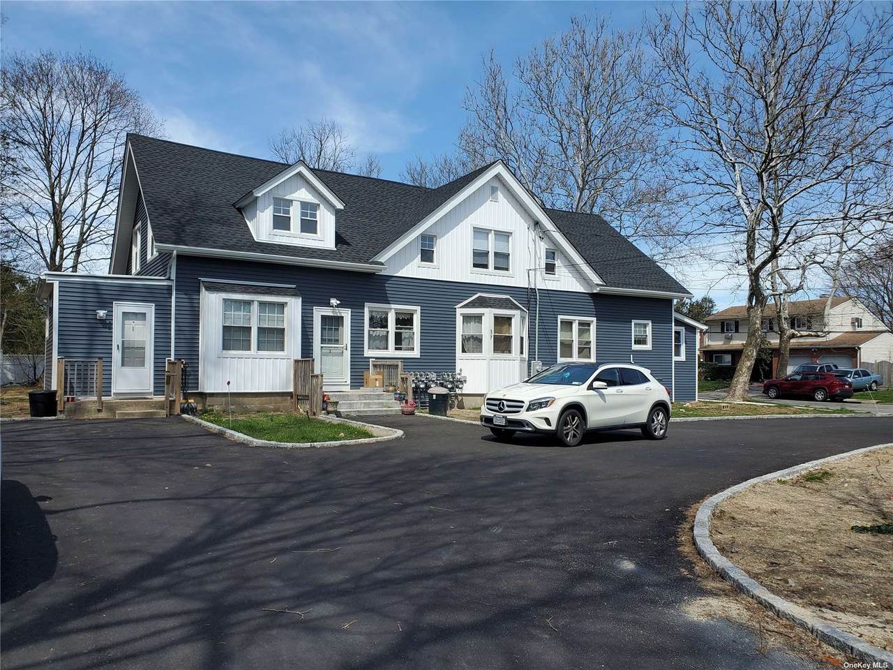 37 Maplewood Apt 3 Road - Photo 1