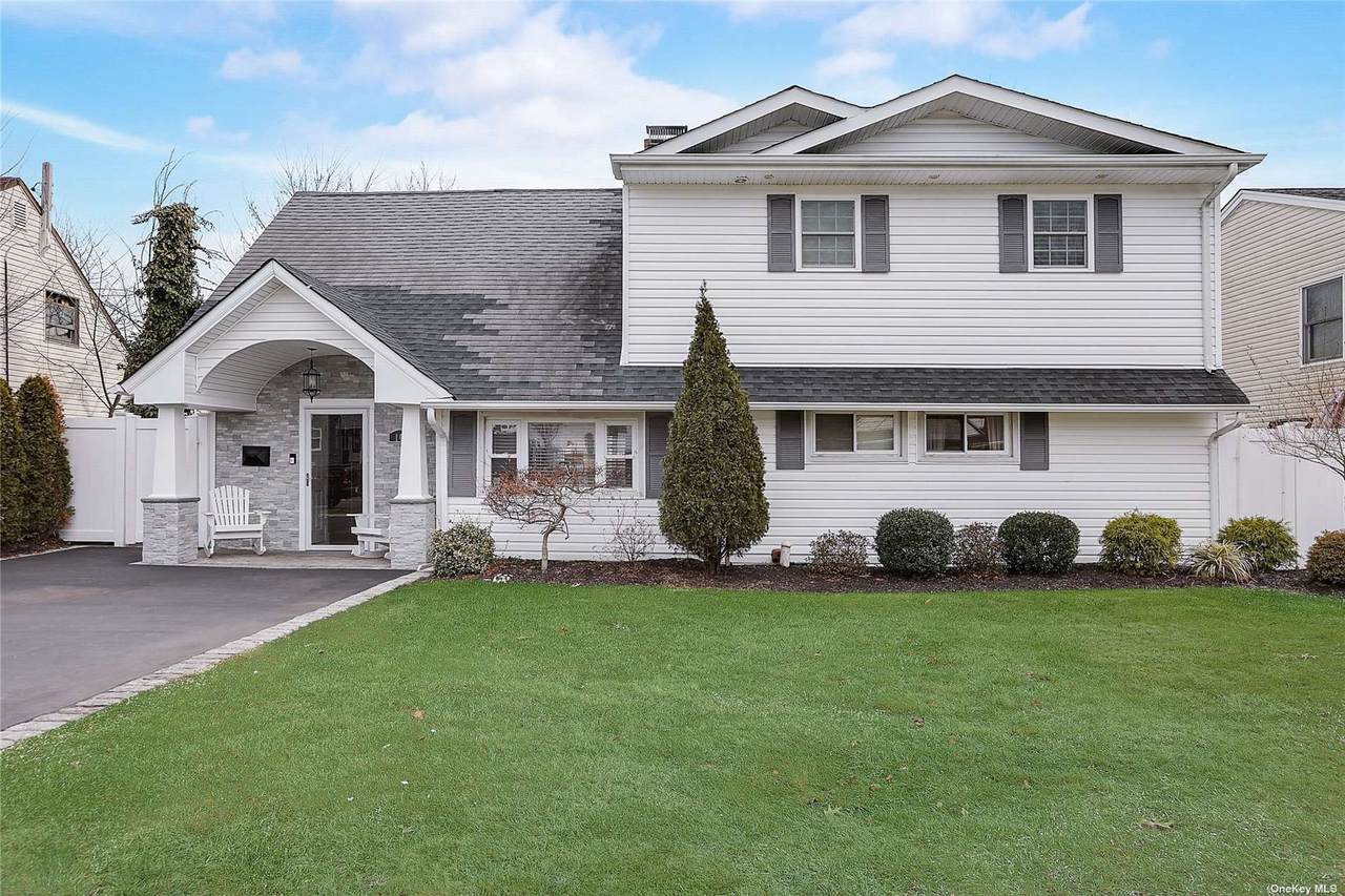 108 Bayberry Lane - Photo 1