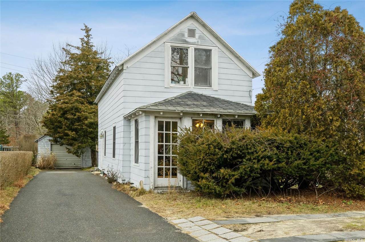 86 Old Country Road - Photo 1