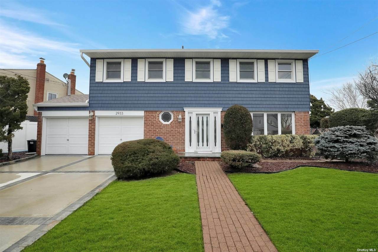 2933 Riverside Drive - Photo 1