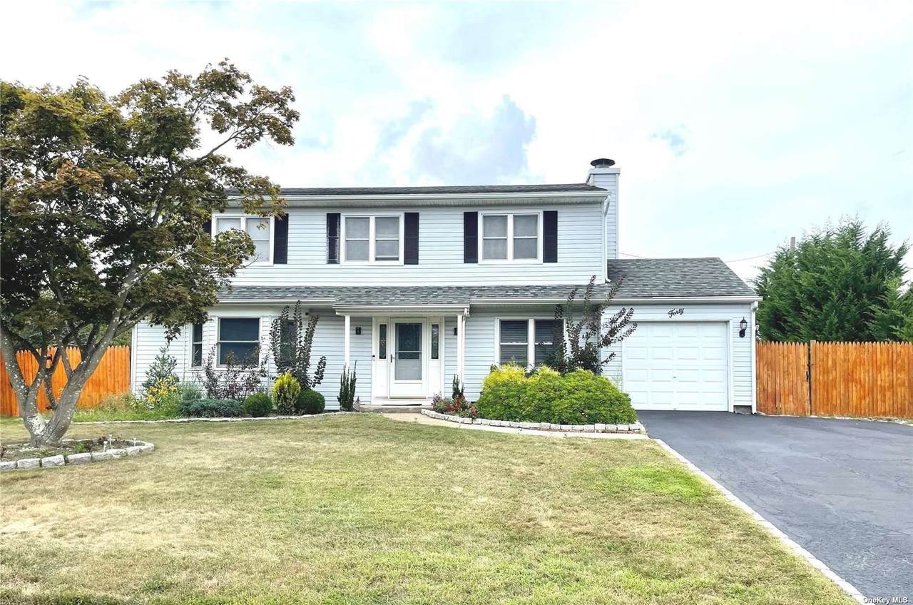 40 Roberta Avenue - Photo 1