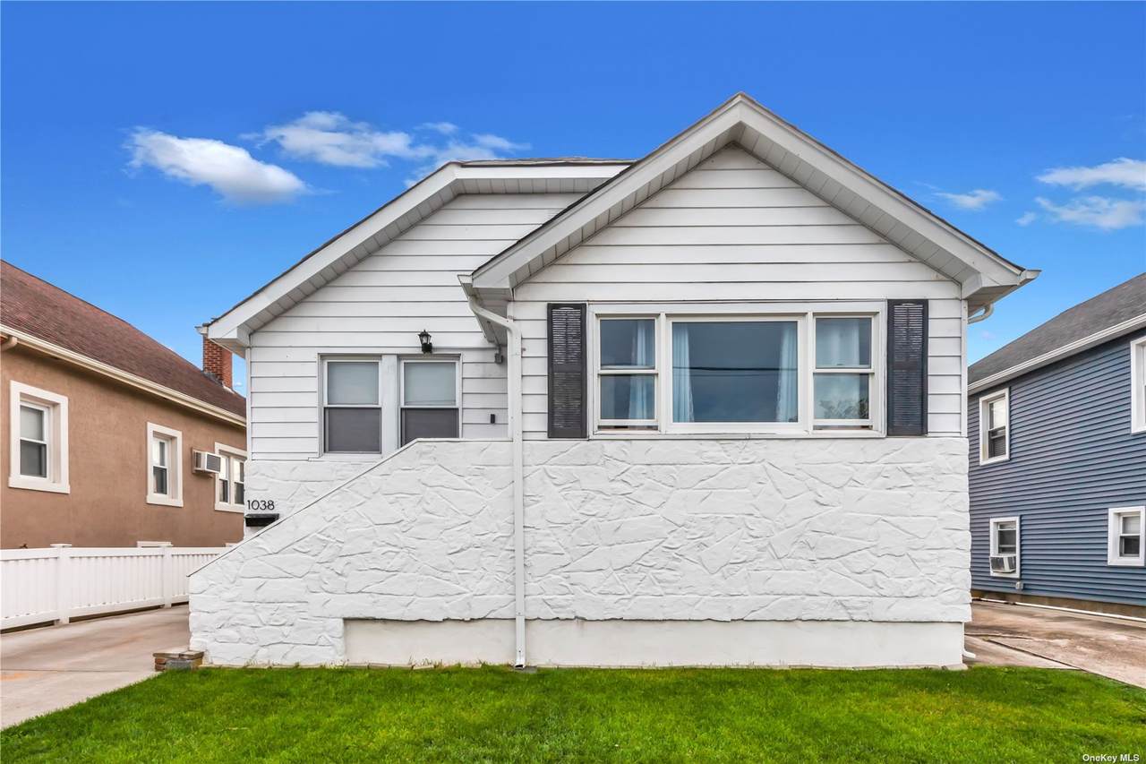 1038 Traymore Boulevard - Photo 1