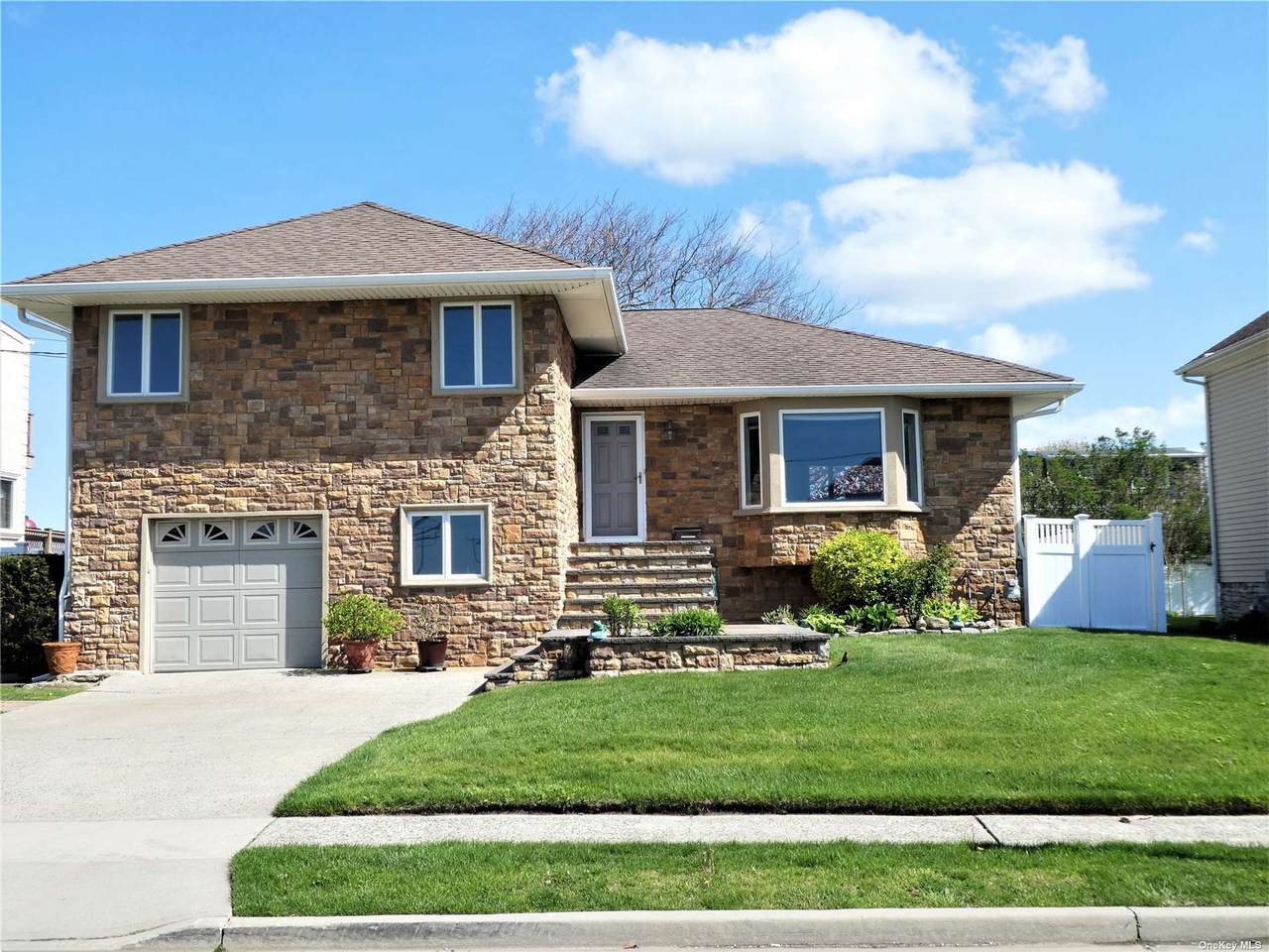 821 Channel Road - Photo 1