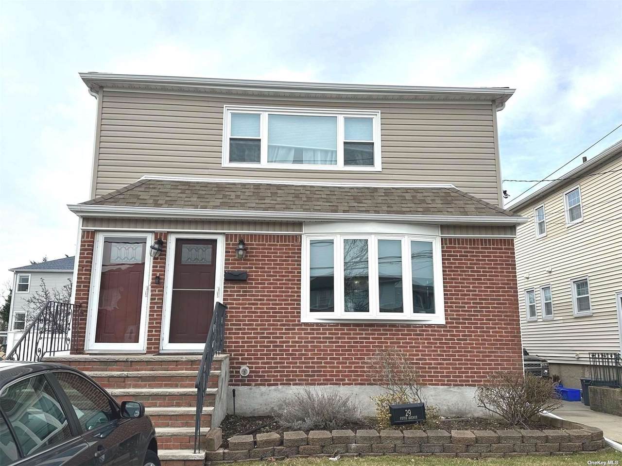29 5th Avenue - Photo 1