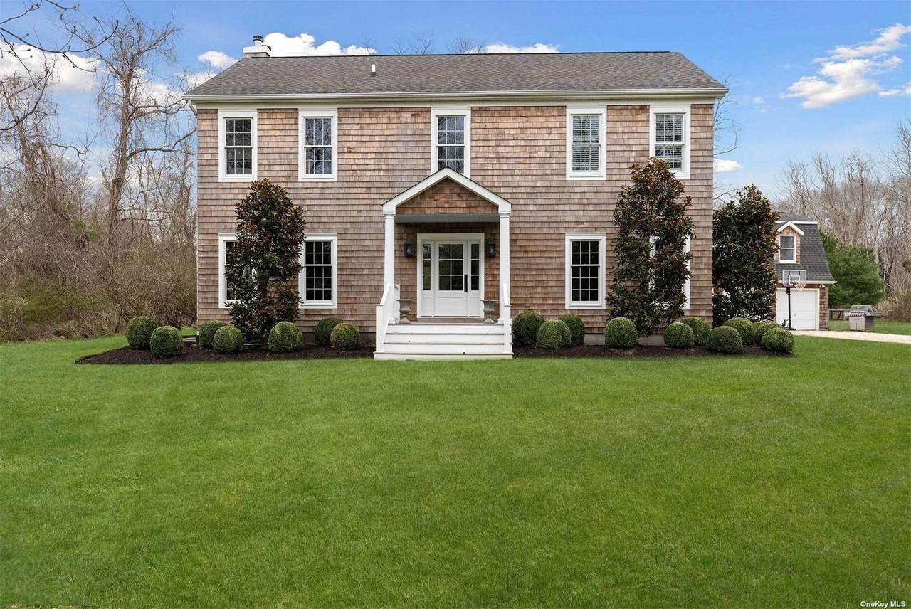 328 Noyack Road - Photo 1