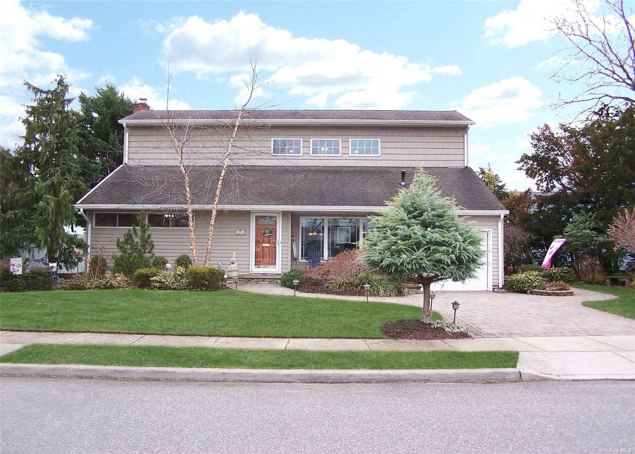 549 Junard Boulevard - Photo 1