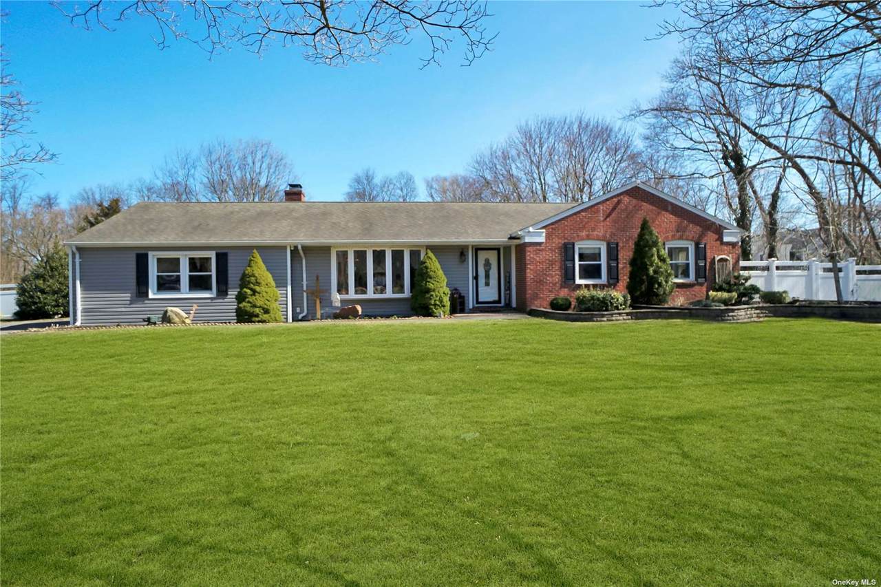 39 Pleasant Avenue - Photo 1