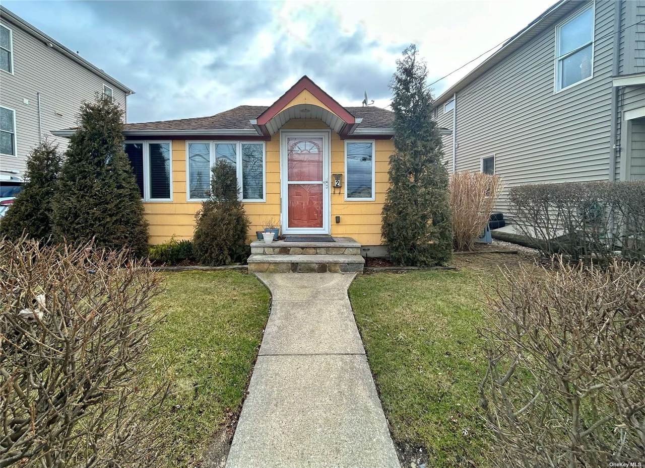 2 East Boulevard - Photo 1