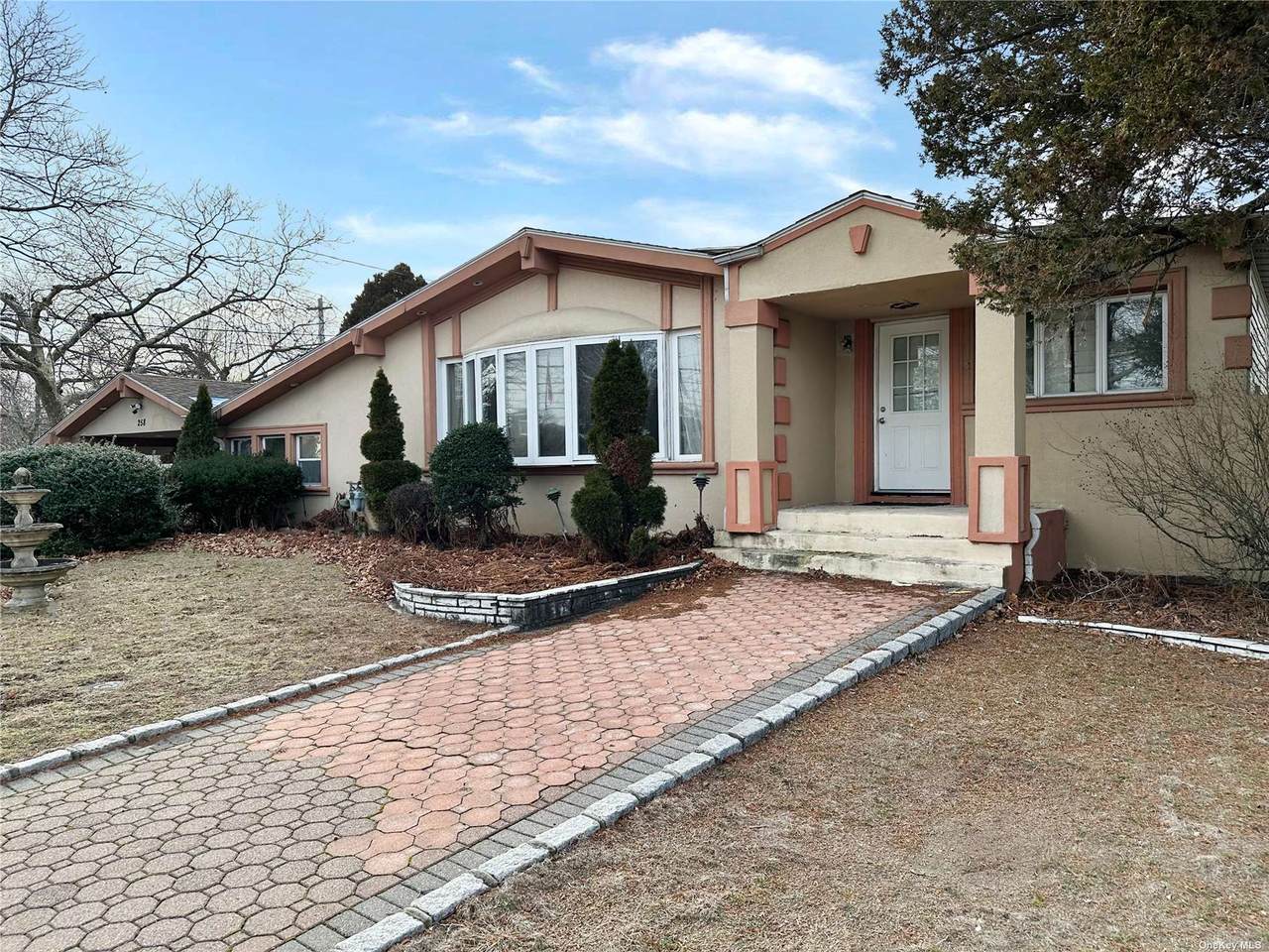 258 Woodbury Road - Photo 1