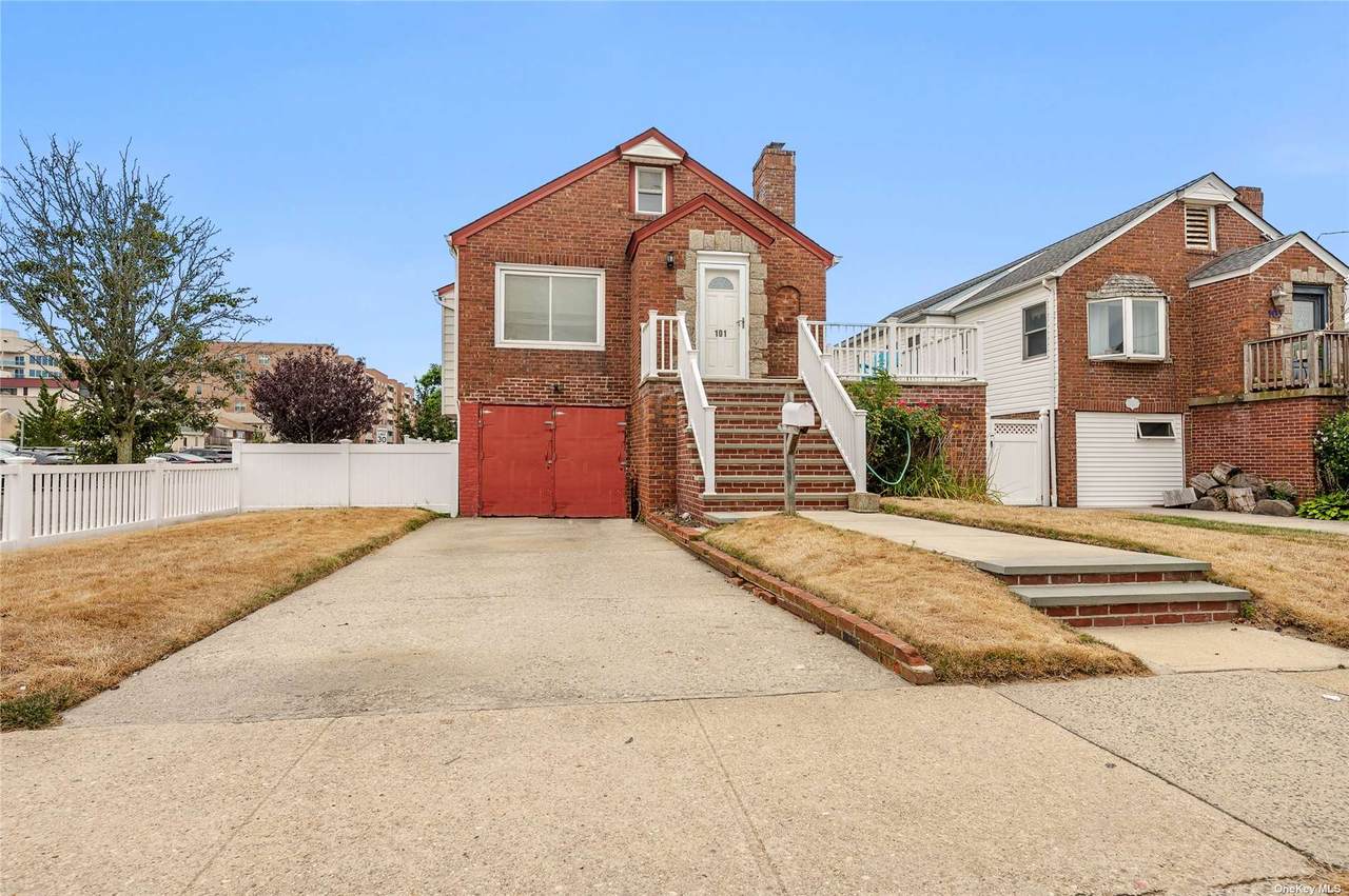 101 Franklin Boulevard - Photo 1