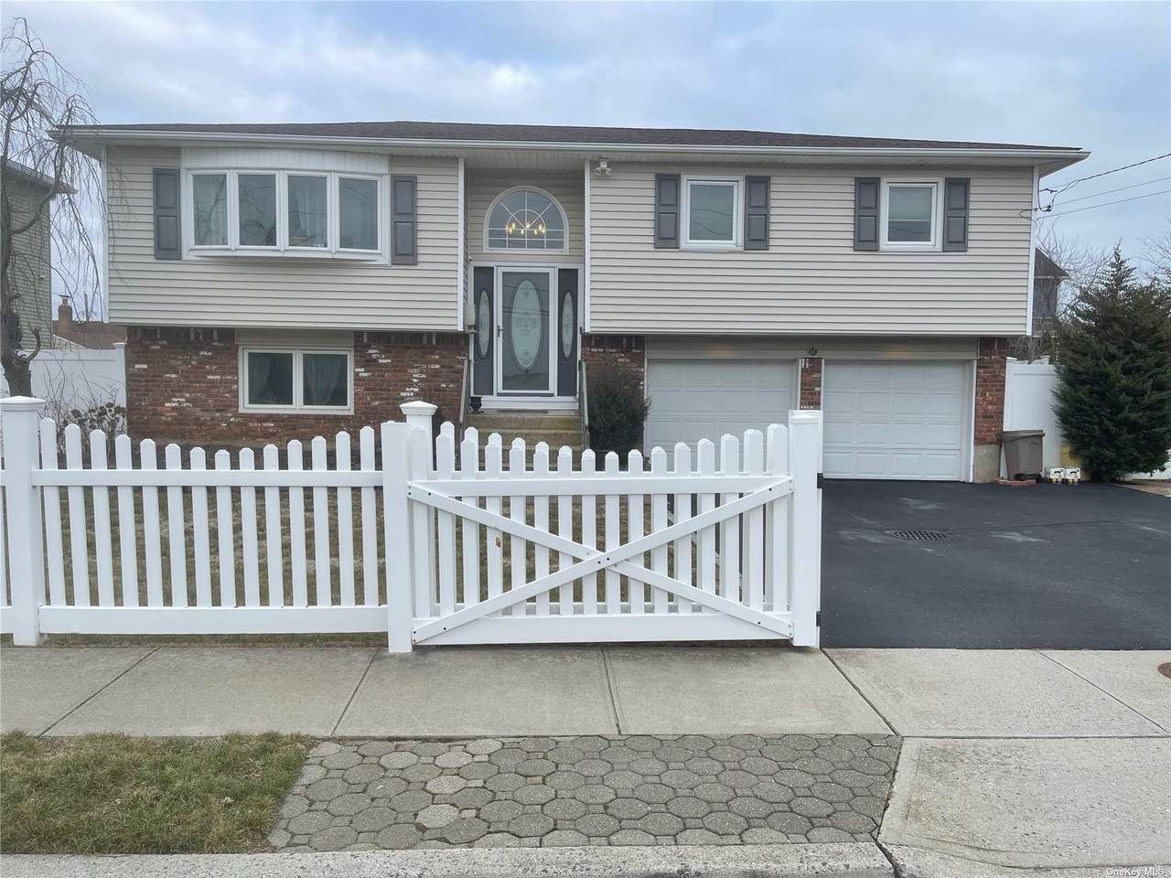 67 Alhambra Road - Photo 1