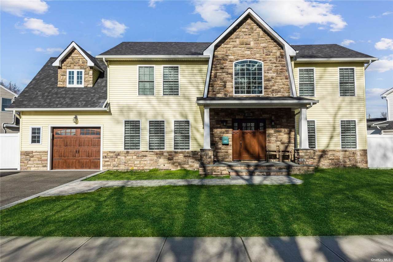 215 Lee Avenue - Photo 1