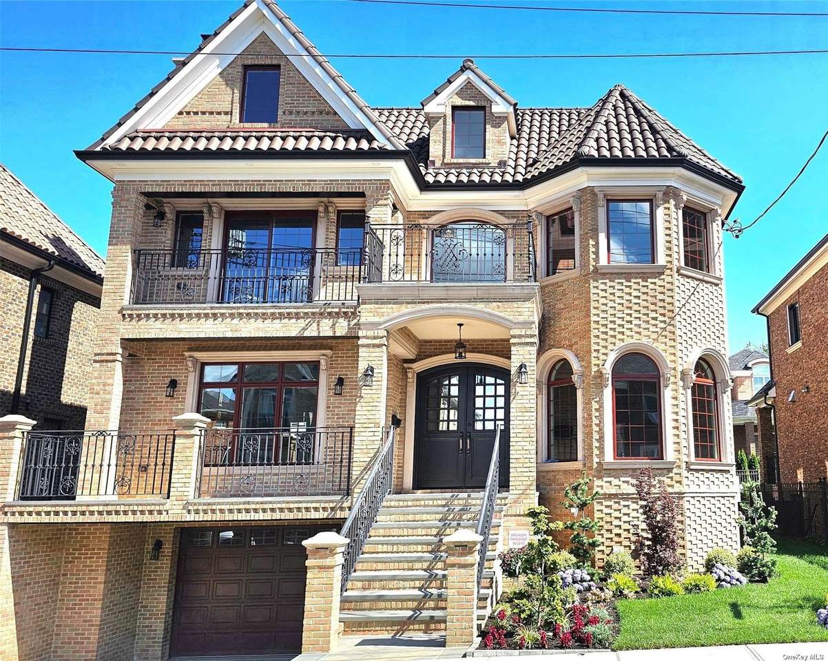 150-26 Sullivan Drive - Photo 1