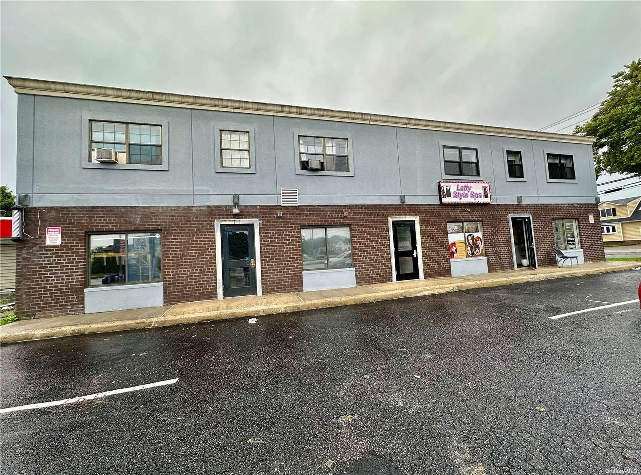 898 Herzel Boulevard - Photo 1