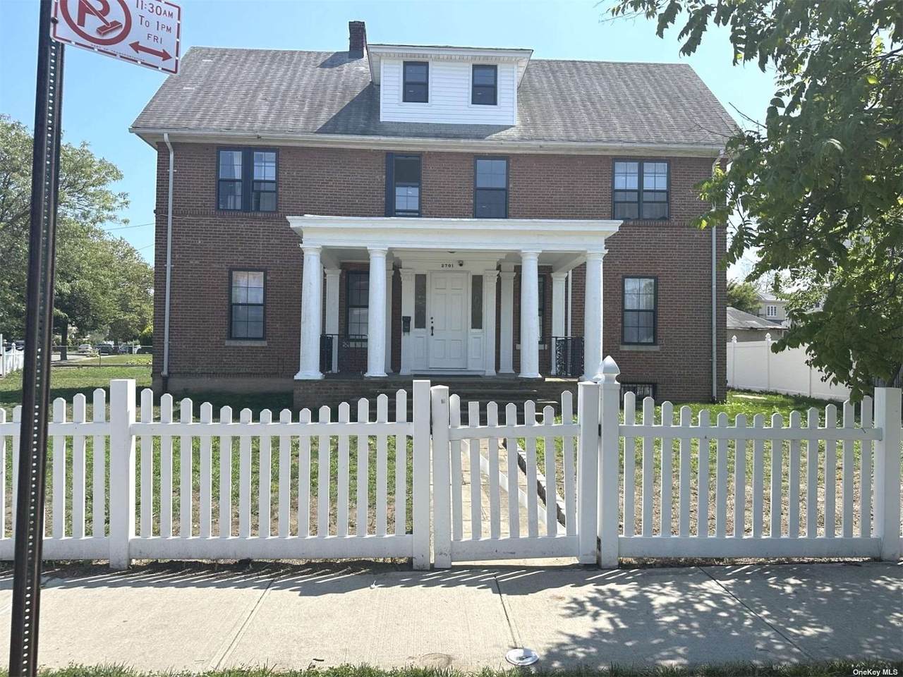 27-01 Bayswater Avenue - Photo 1