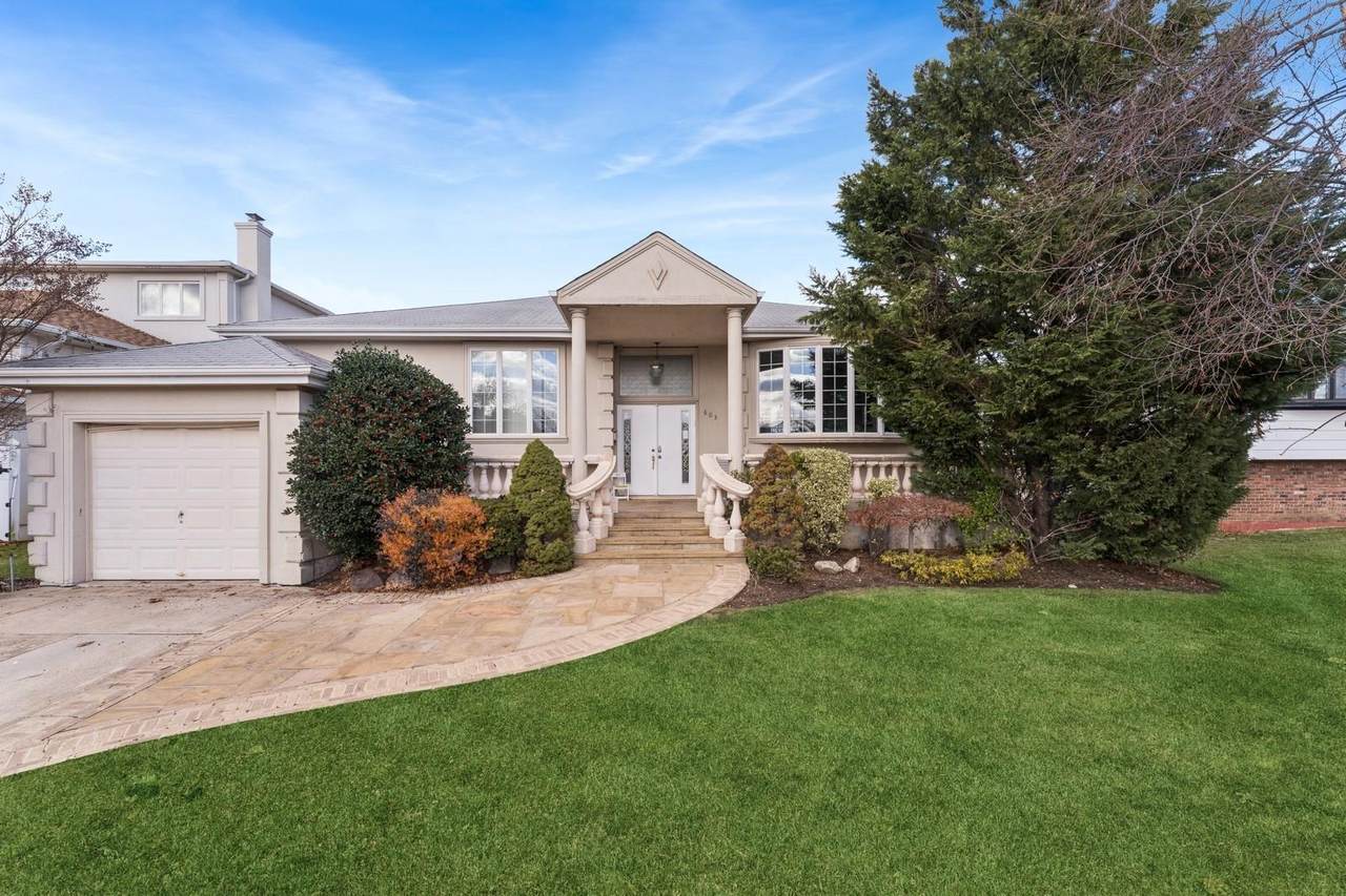 603 Flanders Drive - Photo 1