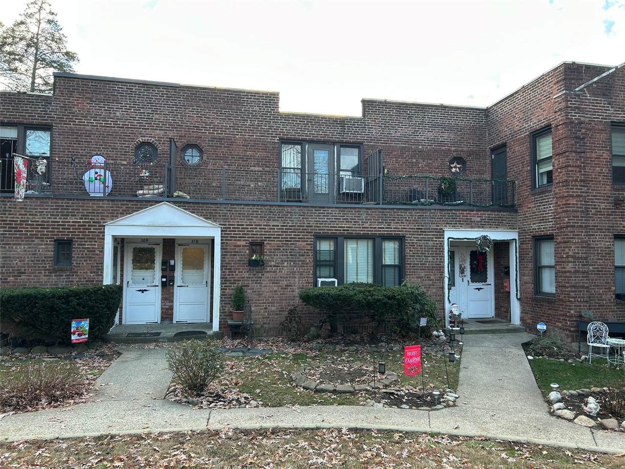 4001 Little Neck Parkway - Photo 1